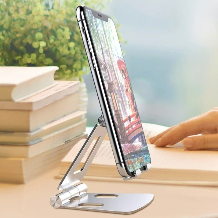 What to Look for When Buying a Cell Phone Holder for Desk